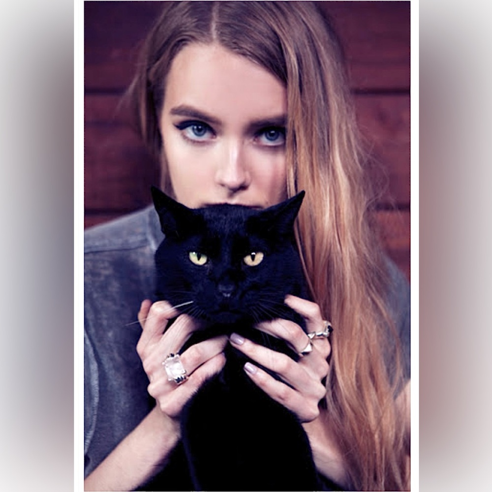 Custom made ๐ New Zealand Meadowlark cat ears ring - Picture 3 of 7